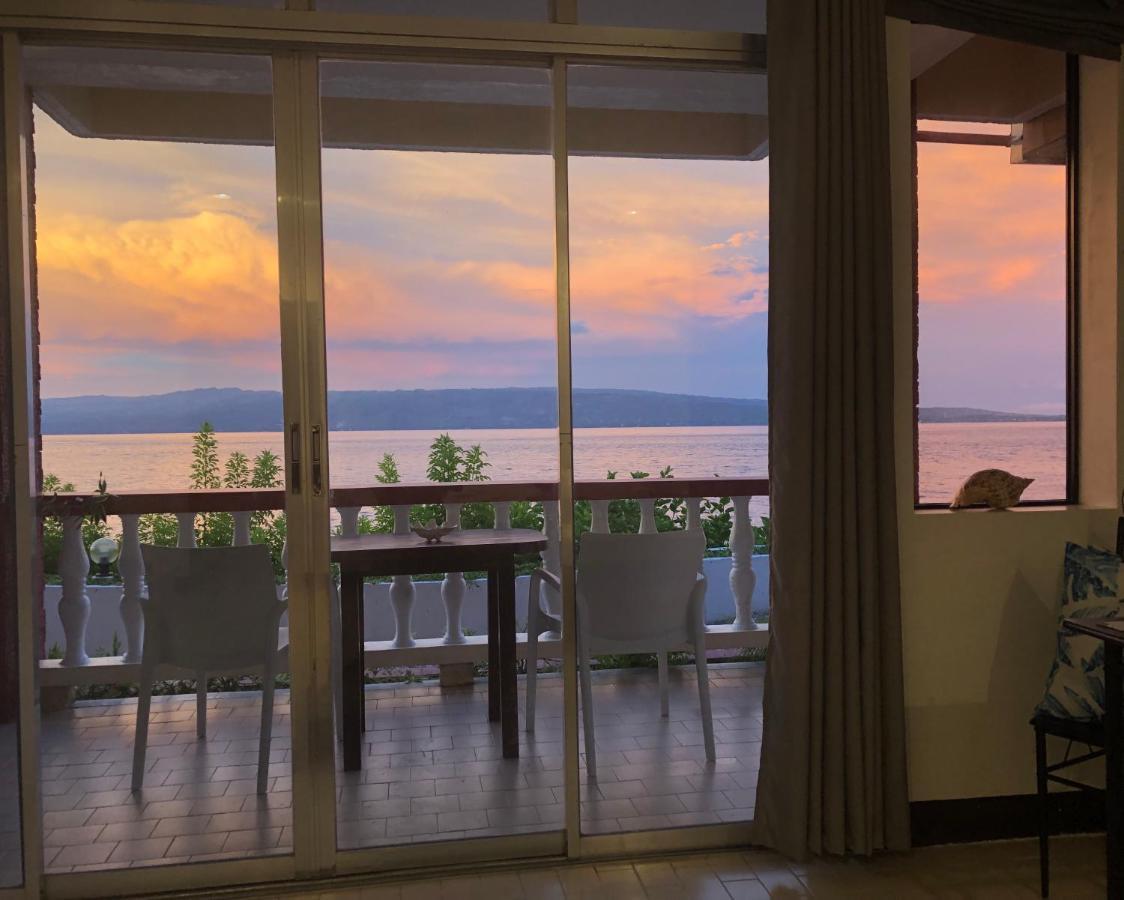 Wuthering Heights Bed & Breakfast By The Sea Dumaguete City Zewnętrze zdjęcie