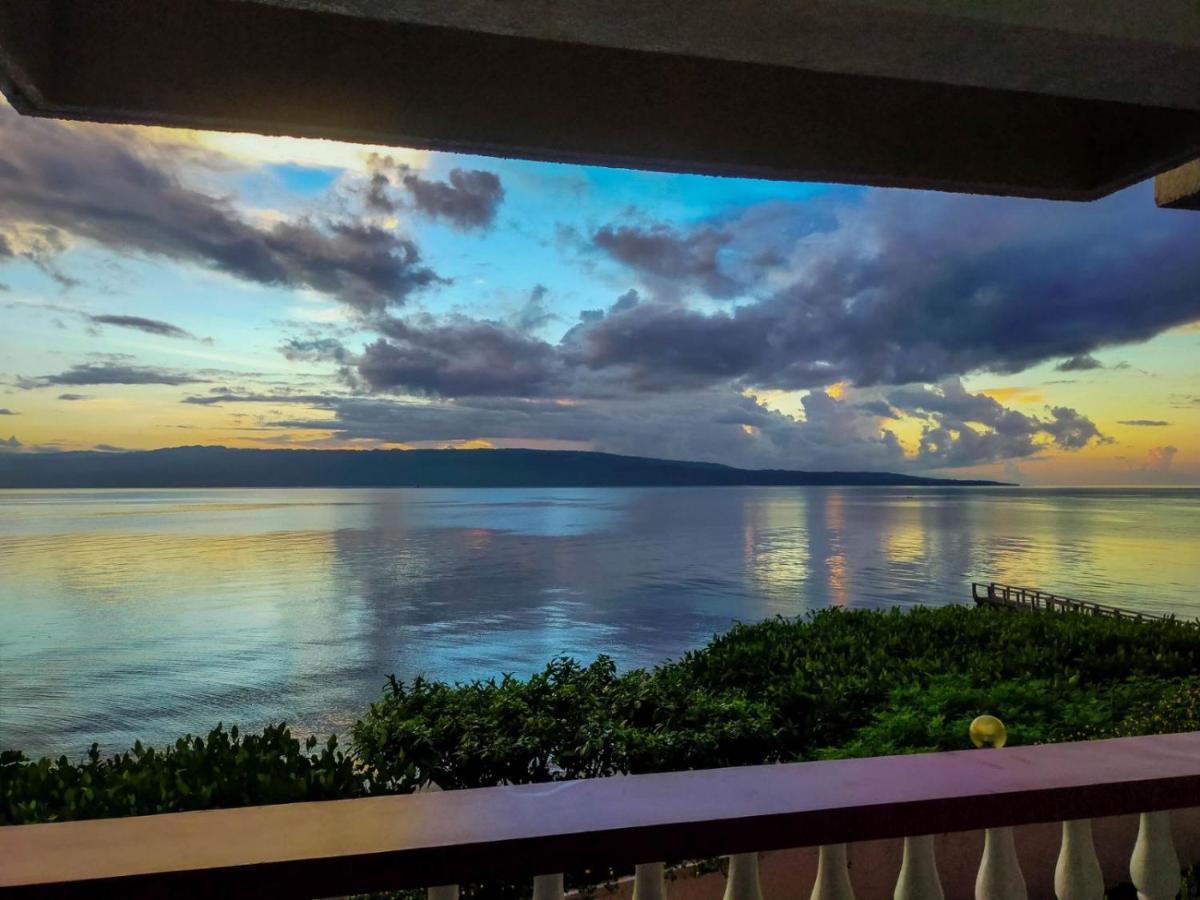 Wuthering Heights Bed & Breakfast By The Sea Dumaguete City Zewnętrze zdjęcie